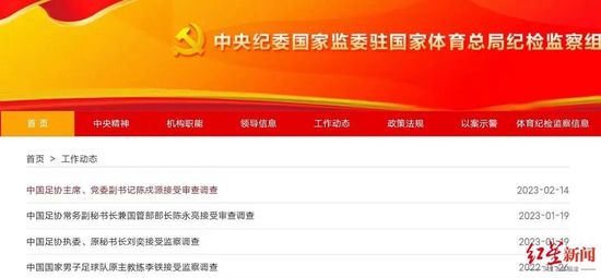 少妇脱了内裤让我添